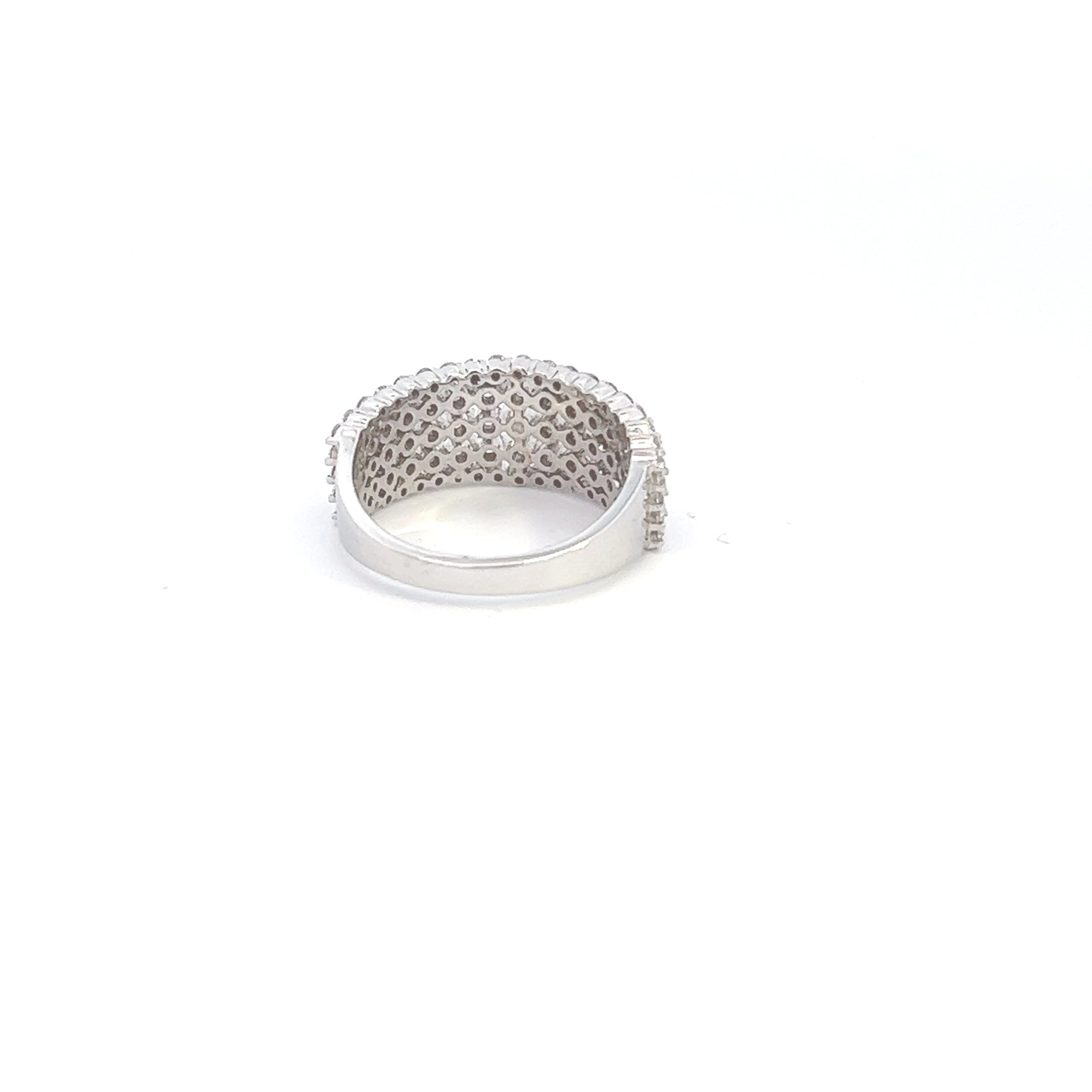 14K White Gold Round Brilliant Diamond Cluster Ring