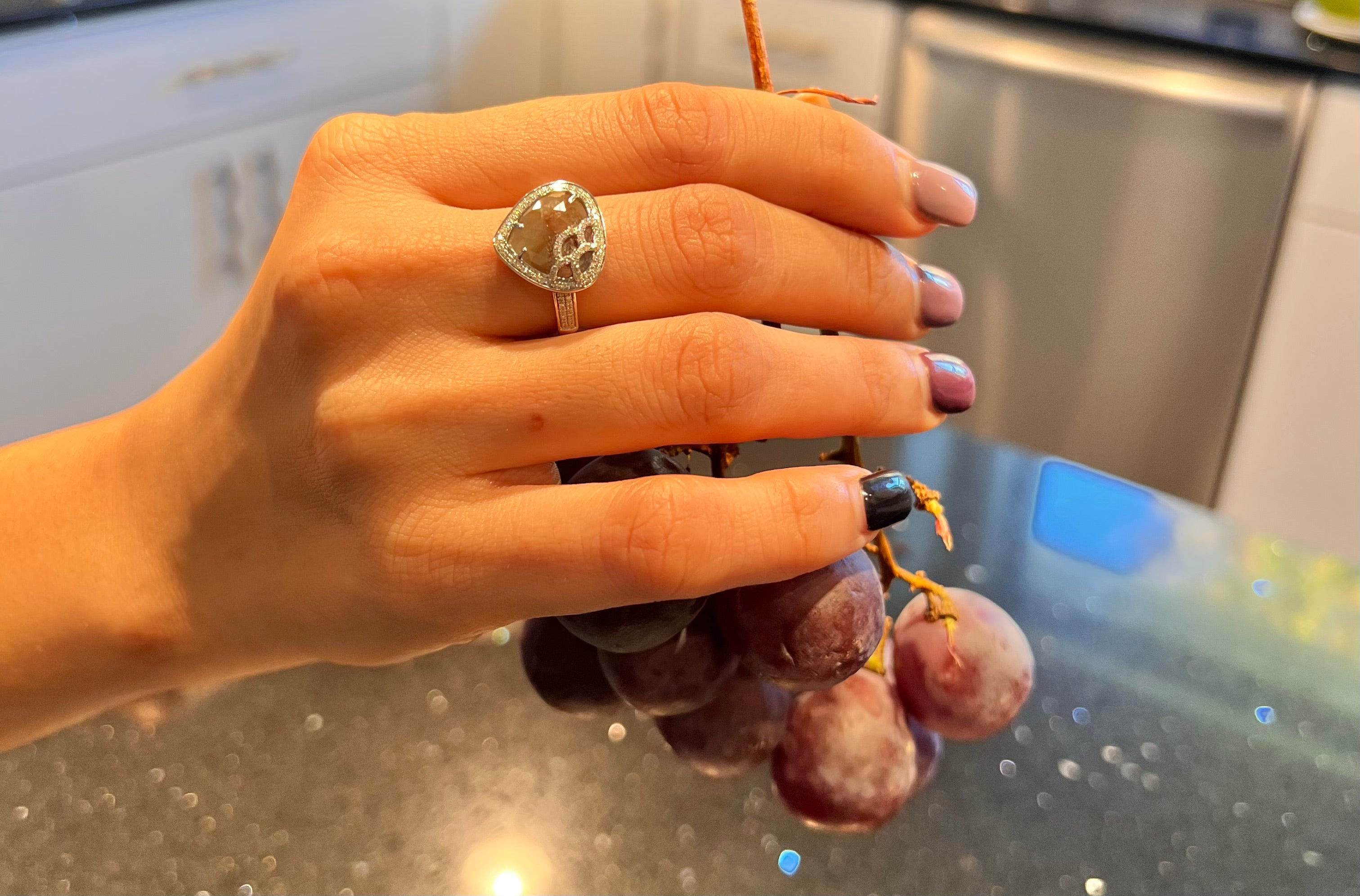 18k White Gold Diamond Ring in Heart Shape