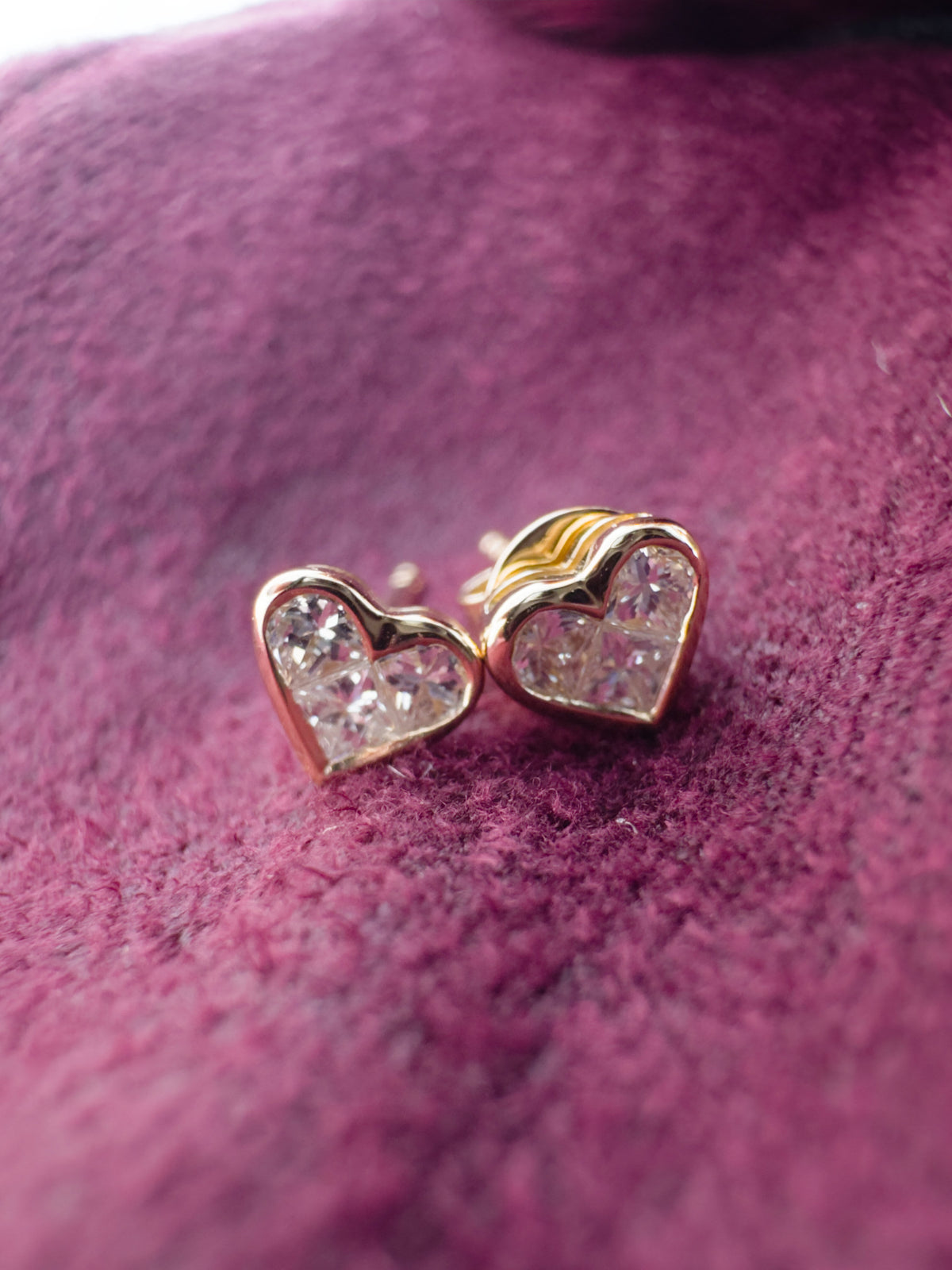 Classic 18K Yellow Gold Heart Earrings