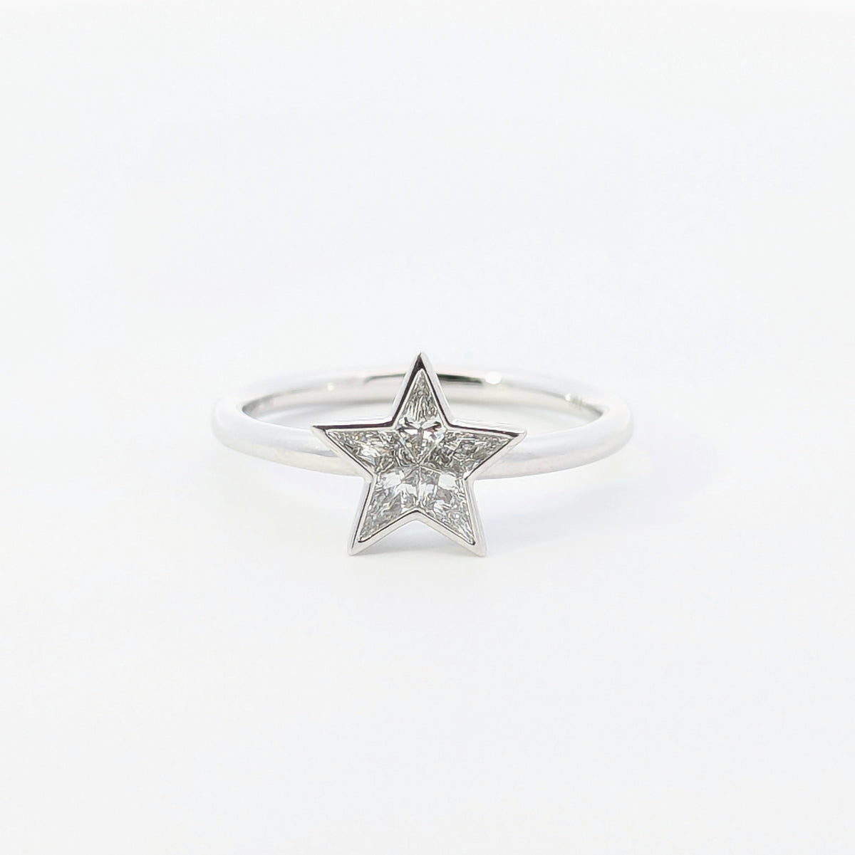14K Star Shaped White Gold Diamond Ring