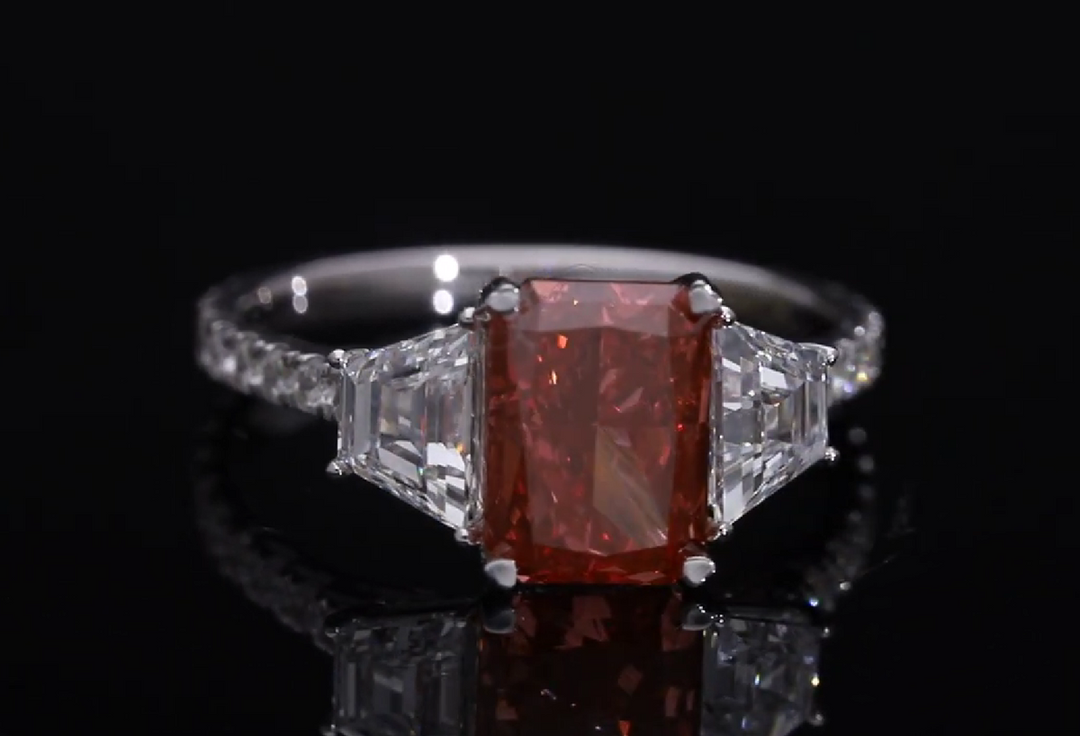 💍3.68 Ct Emerald Cut Pink & White Trapezoid Lab-Grown Diamond Ring | 14k White / Yellow Gold | Three-Stone Fashion Ring ✨💎