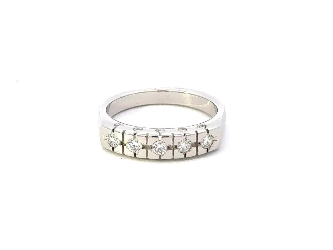 Sparkling Baguette Diamond Ring in 18K White Gold