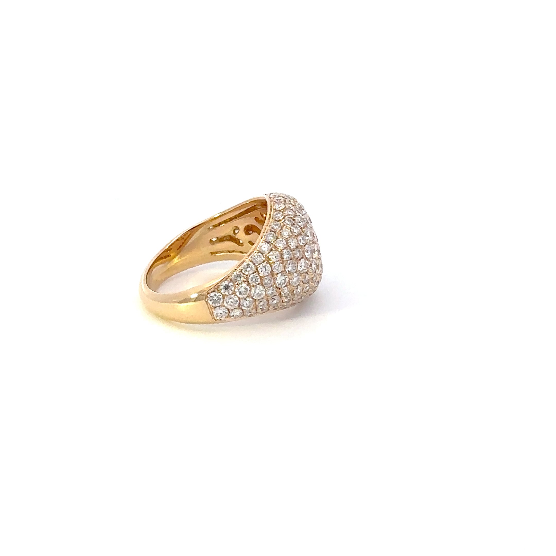 Sparkling Diamond Ring in 18k Yellow Gold
