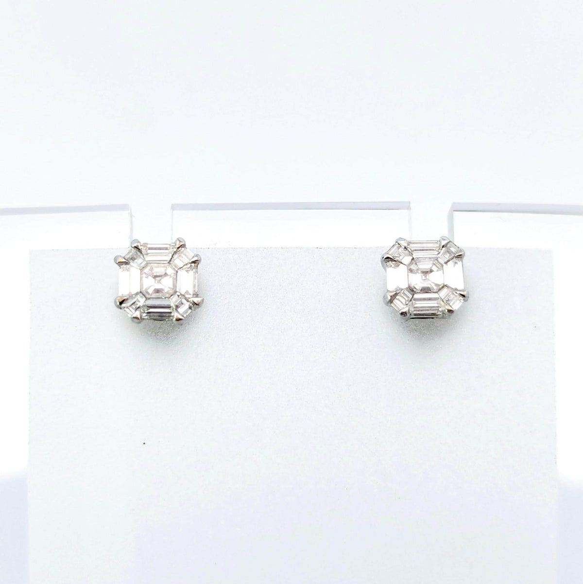 Elegant 18K White Gold Diamond Earrings: A Treasured Gift, Cherished Mothers Gift with natural diamonds