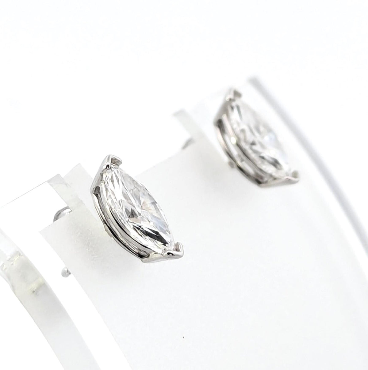 14K White Gold Marquise Diamond Drop Earrings: 1.00 CT VS1+ Natural Diamonds