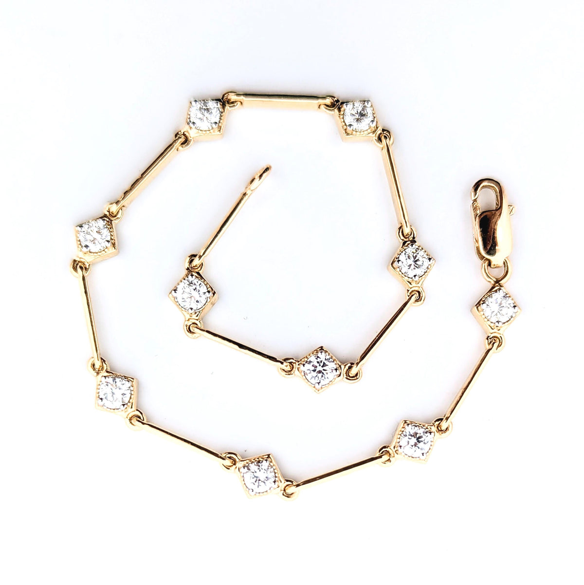 14k Yellow Gold Lab Grown Diamond Bracelet: Elegant Round Cut Jewelry
