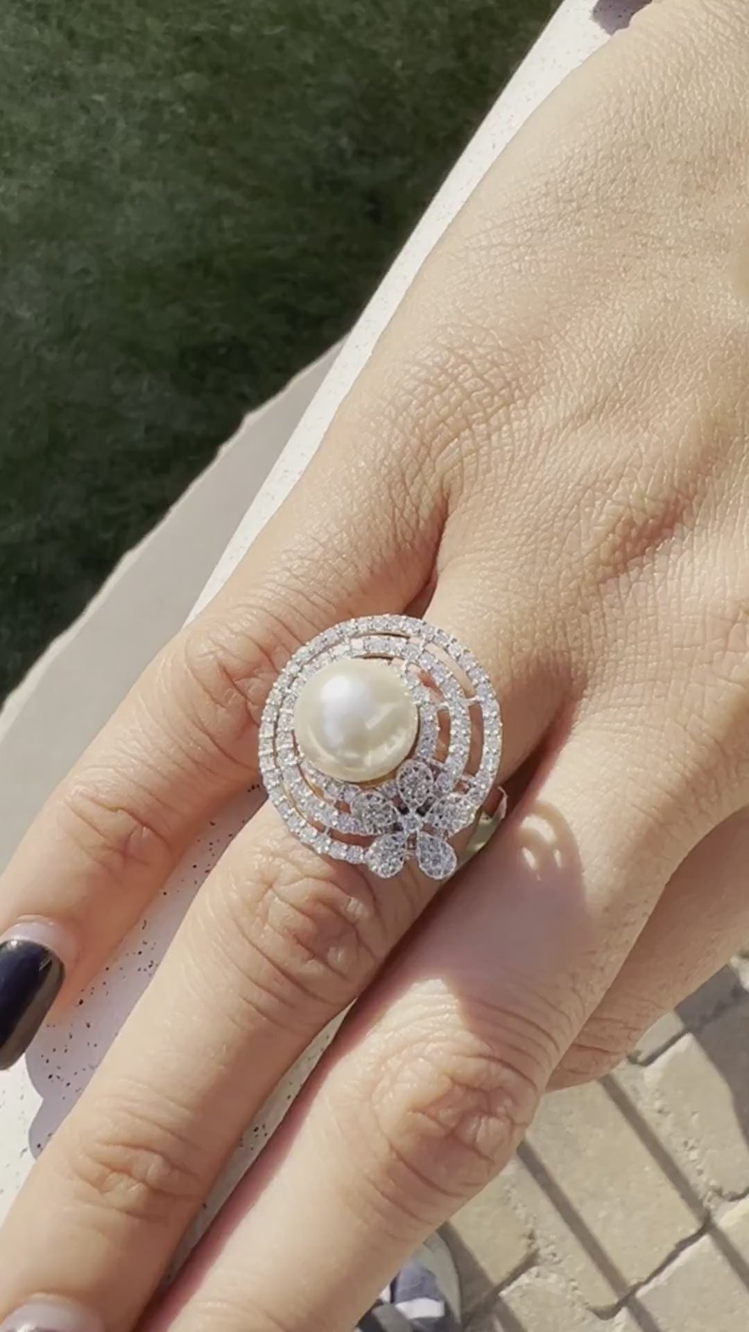 Elegant Fresh Water Pearl & Round Heavy Floral Pattern Diamond Gold Ring