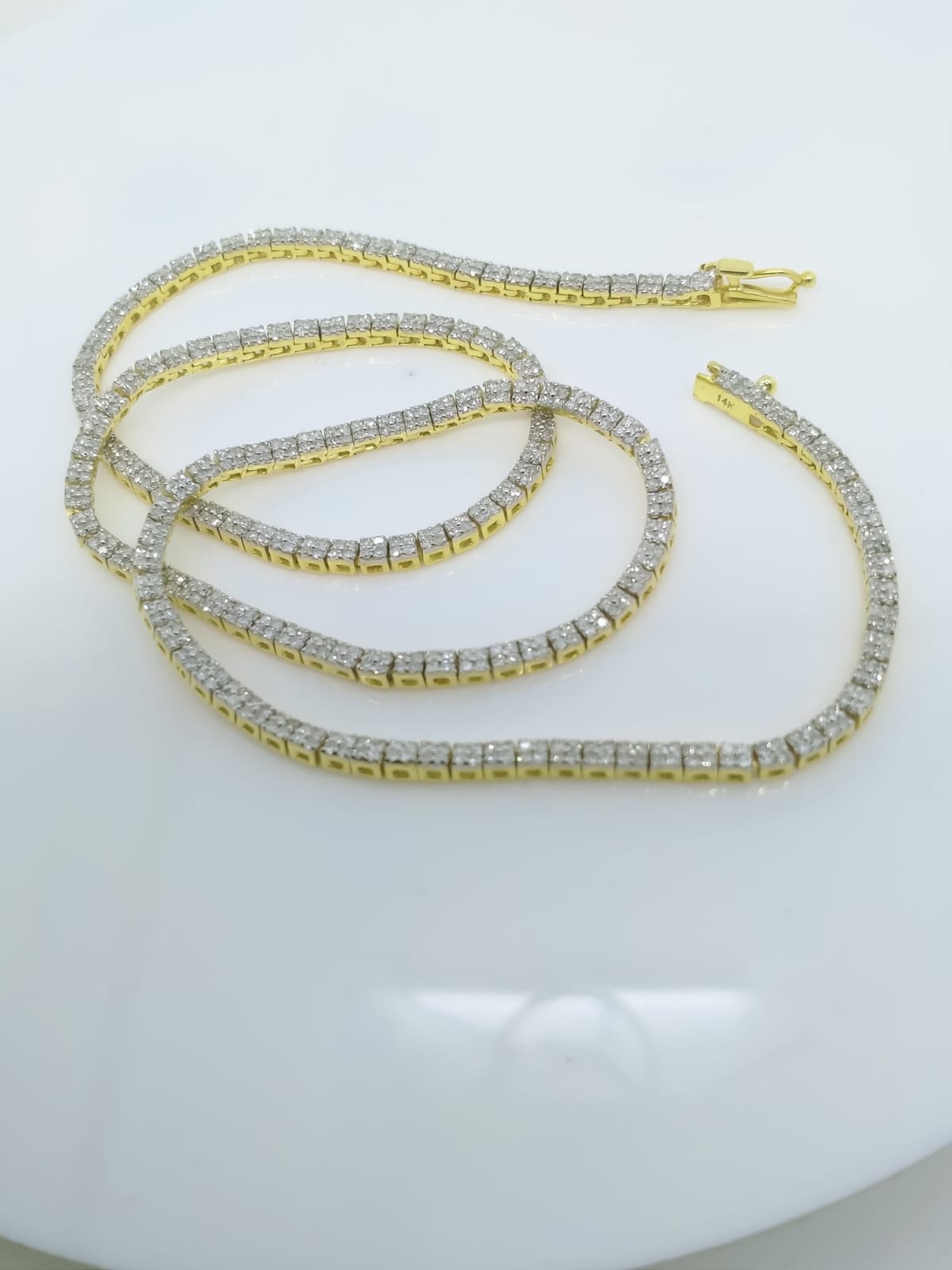 Attractive Round Cut Tennis Diamond Gold Necklace