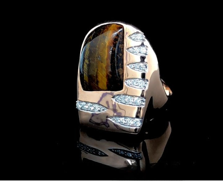 Round Shape Tiger Eye Stone Elegant Diamond Gold Ring Band
