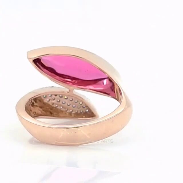 Round And Pink Marquise Cut Cocktail Diamond Gold Ring