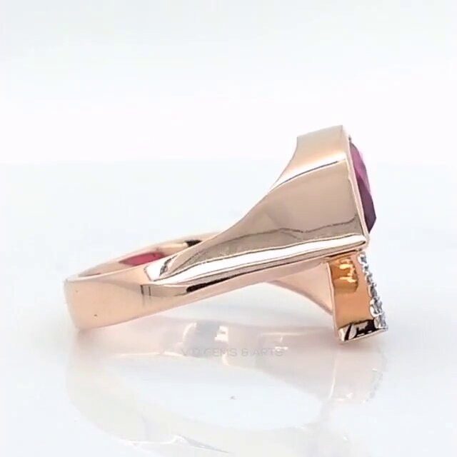 Round And Pink Marquise Cut Cocktail Diamond Gold Ring